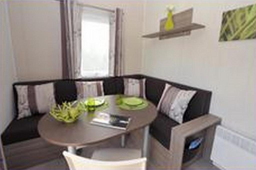 Camping Au Bord De L'Aisne Guignicourt Phòng bức ảnh